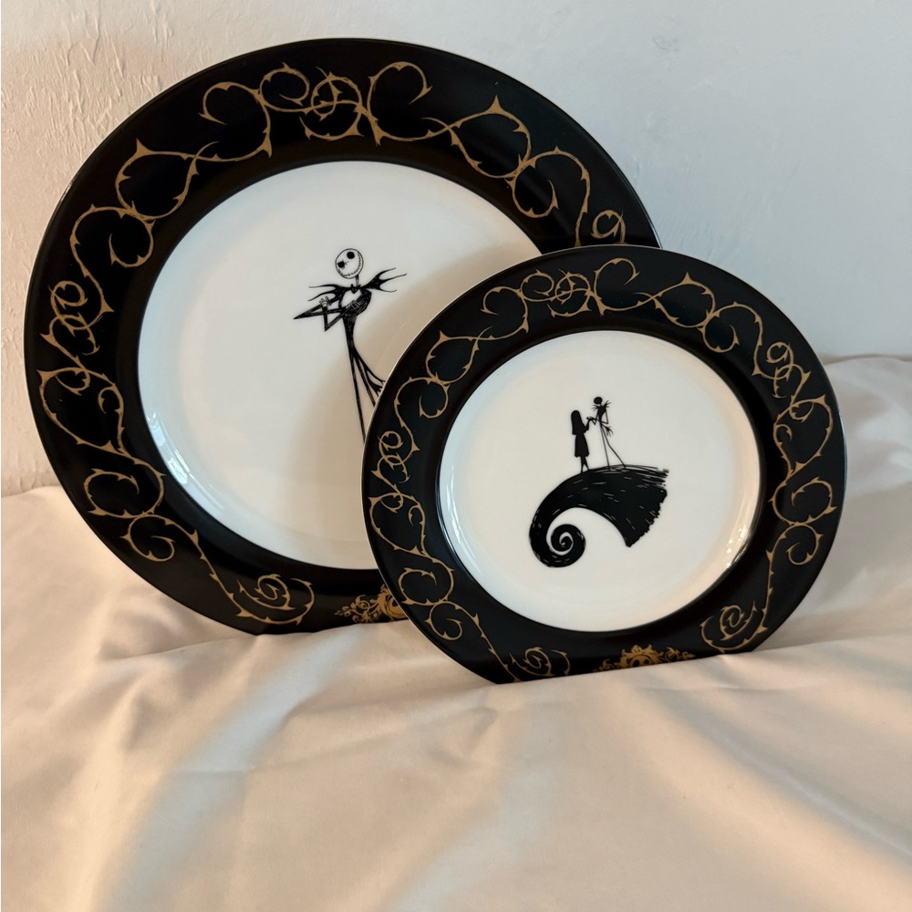 Disney NIGHTMARE BEFORE CHRISTMAS Jack Sally Black Gold Edge Plate Set Halloween